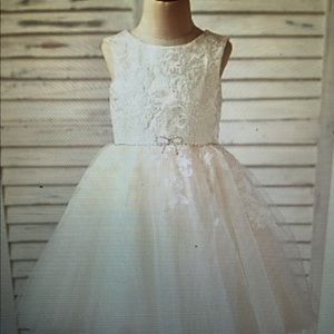 Flower girl dress. Off white/Champaign size 5